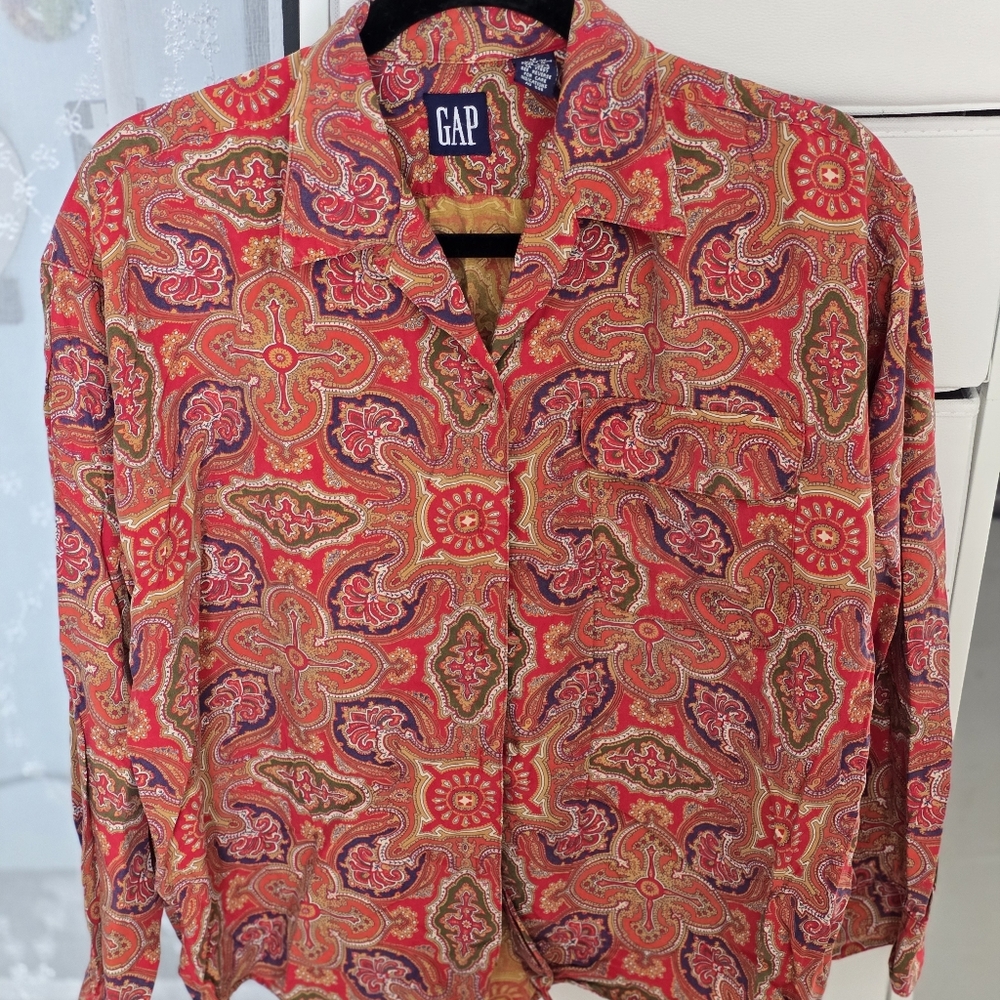 GAP Women's Vibrant Red and Orange Paisley Shirt